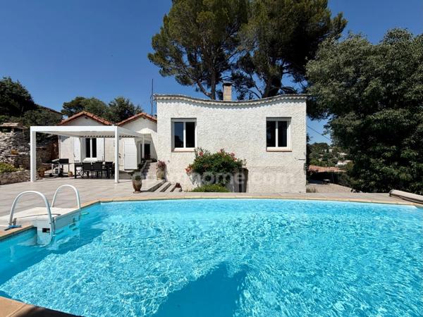 Villa 6 pièces 160m2 avec piscine sur les hauteurs de Nîmes.