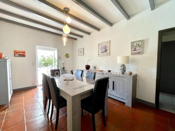 Villa 6 pièces 160m2 avec piscine sur les hauteurs de Nîmes.