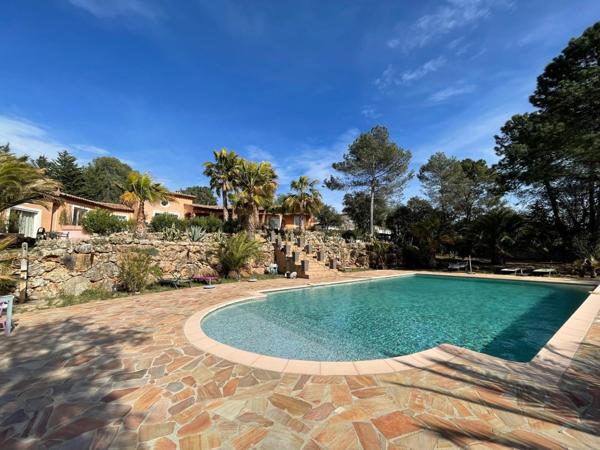 83520 ROQUEBRUNE SUR ARGENS  PRORPIETE CONFIDENTIELLE SUR 10000 M²