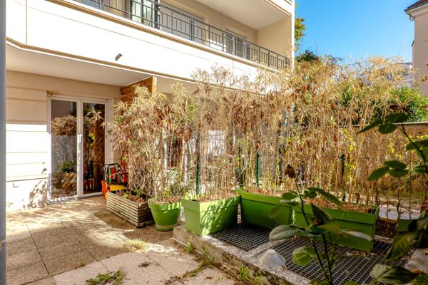 T4 de 78 m² avec jardin de 36 m² – Centre-ville – 2 chambres – 46 m² de pièce de vie – Parking