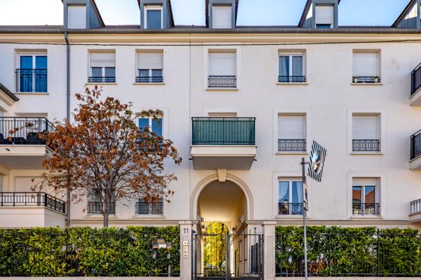 T4 de 78 m² avec jardin de 36 m² – Centre-ville – 2 chambres – 46 m² de pièce de vie – Parking