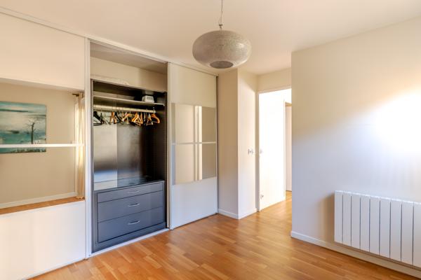 T4 de 78 m² avec jardin de 36 m² – Centre-ville – 2 chambres – 46 m² de pièce de vie – Parking