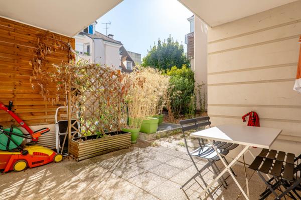 T4 de 78 m² avec jardin de 36 m² – Centre-ville – 2 chambres – 46 m² de pièce de vie – Parking