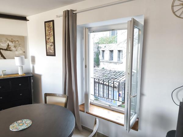 Bonnieux (84480) BONNIEUX 84480 CENTRE VILLAGE /DUPLEX VUE REMARQUABLE 2 APPARTEMENTS NEUFS +MURS COMMERCIAUX+ LOCAL