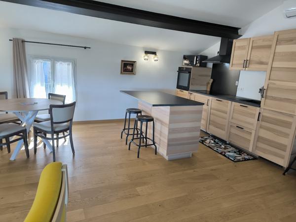 Bonnieux (84480) BONNIEUX 84480 CENTRE VILLAGE /DUPLEX VUE REMARQUABLE 2 APPARTEMENTS NEUFS +MURS COMMERCIAUX+ LOCAL