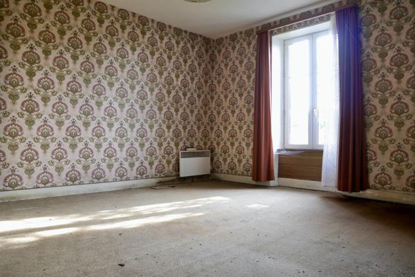 MAISON A RENOVER AVEC DEPENDANCE ET JARDIN