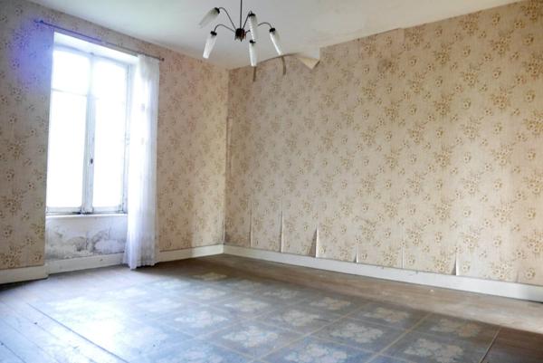 MAISON A RENOVER AVEC DEPENDANCE ET JARDIN