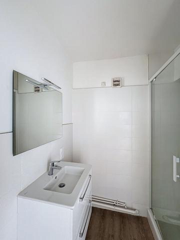 Appartement T4, dernier etage avec ascenseur, balcon et vue rade - Brest - Pilier Rouge