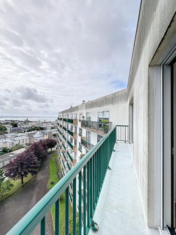 Appartement T4, dernier etage avec ascenseur, balcon et vue rade - Brest - Pilier Rouge