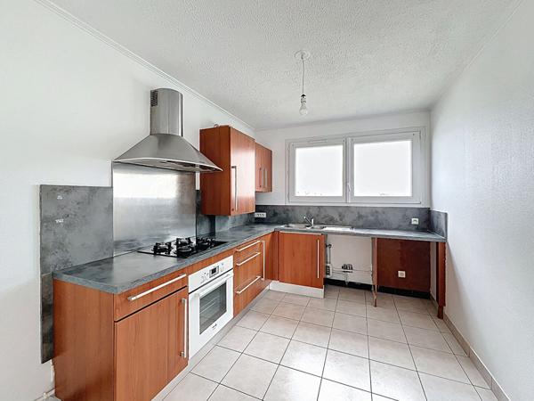 Appartement T4, dernier etage avec ascenseur, balcon et vue rade - Brest - Pilier Rouge