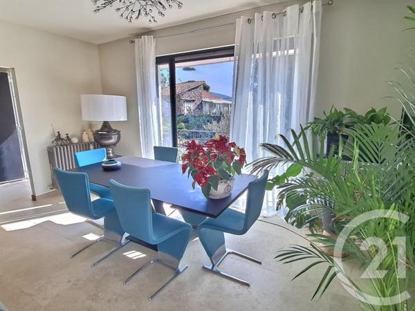 Maison à vendre  6 pièces - 184 m2 ST RAPHAEL - 83