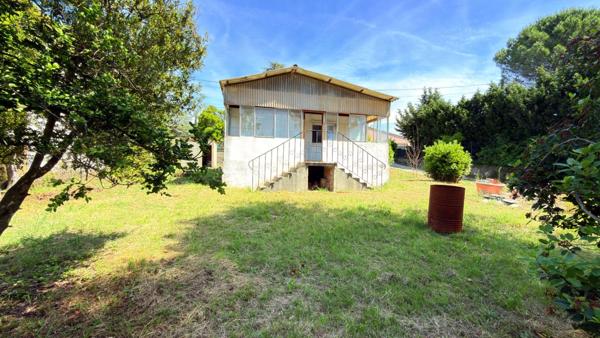 Villemoustaussou ! Maison à RENOVER sur 1100m² de terrain constructible