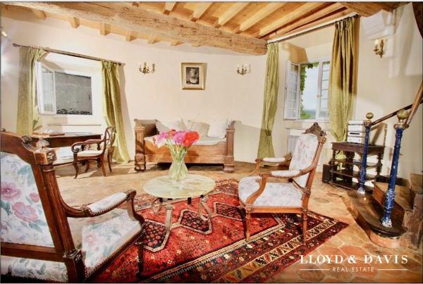 CHÂTEAU MÉDIÉVAL – VUE DOMINANTE – ACTIVITÉ GÎTES et RÉCEPTION