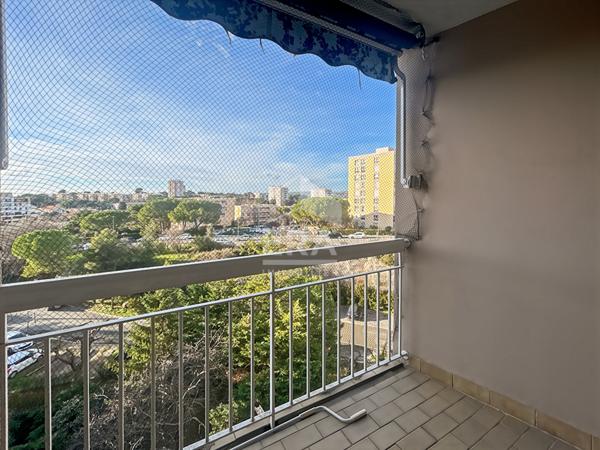 Appartement 5 pièces traversant 106 m²  Marseille 13012