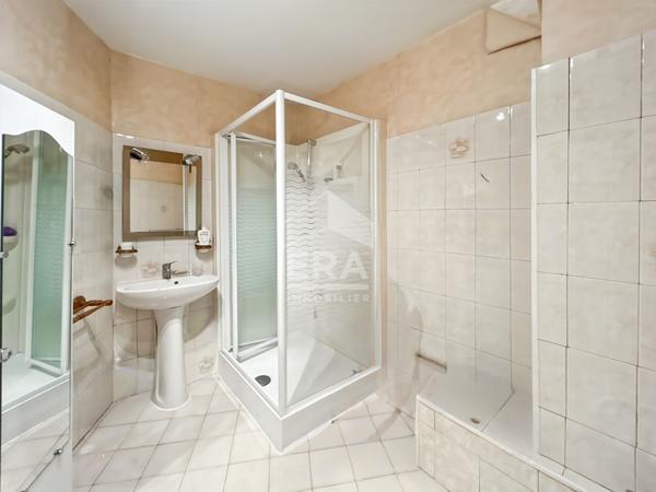 Appartement 5 pièces traversant 106 m²  Marseille 13012