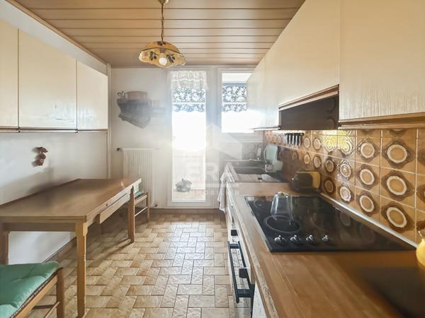 Appartement 5 pièces traversant 106 m²  Marseille 13012