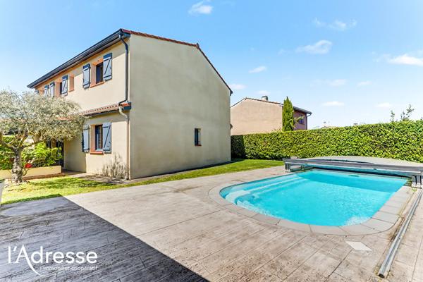 Exclusivité l'Adresse Immobilier - Cugnaux - Maison de 168 m2 avec Garage et piscine Couverte sur un terrain de 552m².