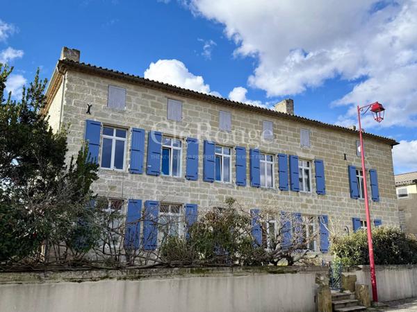 Imposante maison de village aux volumes exceptionnels avec fort potentiel d’aménagement