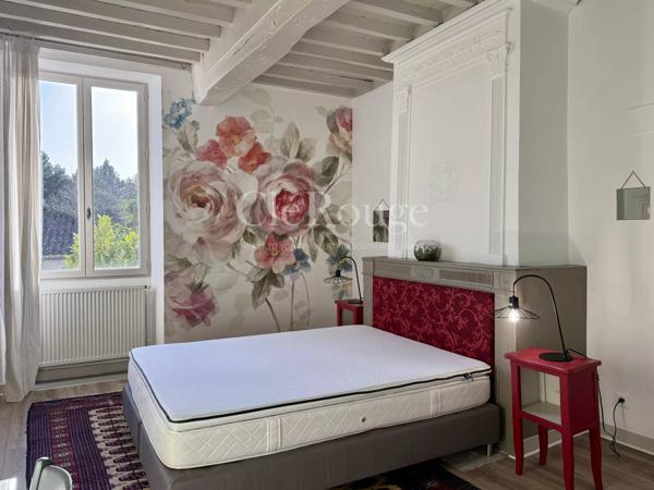 Imposante maison de village aux volumes exceptionnels avec fort potentiel d’aménagement