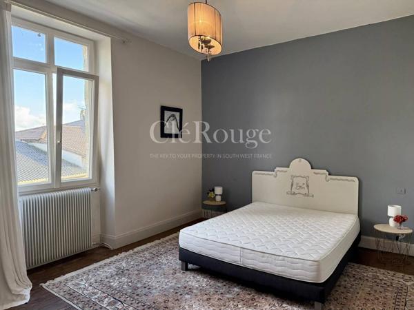 Imposante maison de village aux volumes exceptionnels avec fort potentiel d’aménagement