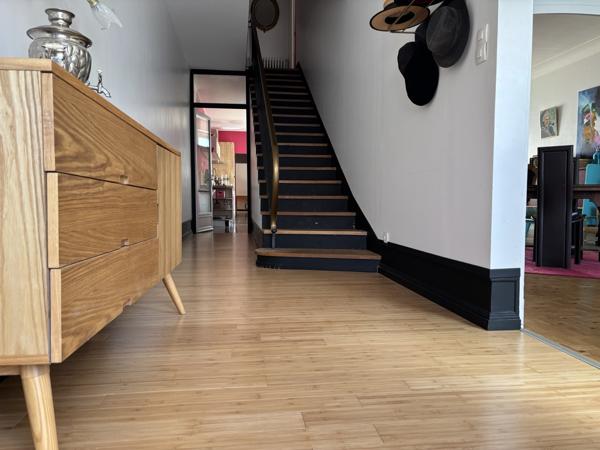 MAISON 5 CHAMBRES AVEC LOGEMENT INDÉPENDANT CENTRE VILLE AVEC GRAND JARDIN