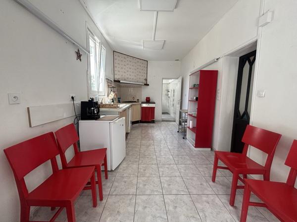MAISON 5 CHAMBRES AVEC LOGEMENT INDÉPENDANT CENTRE VILLE AVEC GRAND JARDIN