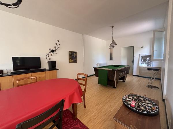 MAISON 5 CHAMBRES AVEC LOGEMENT INDÉPENDANT CENTRE VILLE AVEC GRAND JARDIN
