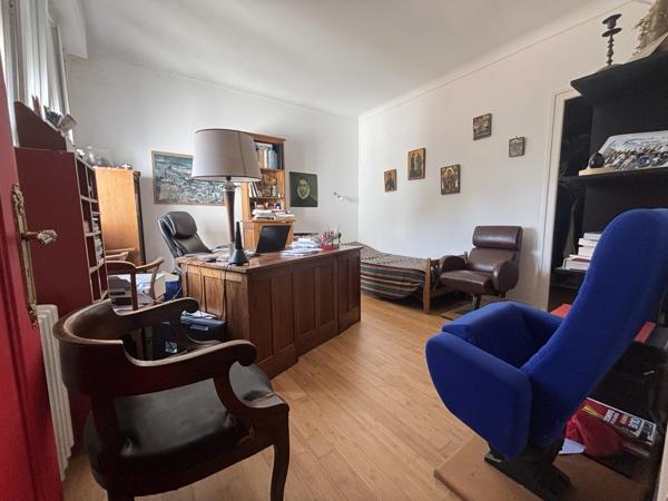 MAISON 5 CHAMBRES AVEC LOGEMENT INDÉPENDANT CENTRE VILLE AVEC GRAND JARDIN
