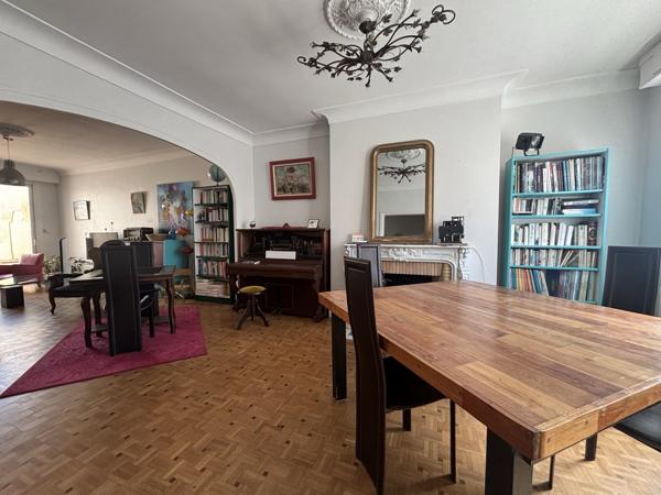 MAISON 5 CHAMBRES AVEC LOGEMENT INDÉPENDANT CENTRE VILLE AVEC GRAND JARDIN