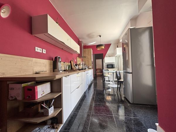 MAISON 5 CHAMBRES AVEC LOGEMENT INDÉPENDANT CENTRE VILLE AVEC GRAND JARDIN
