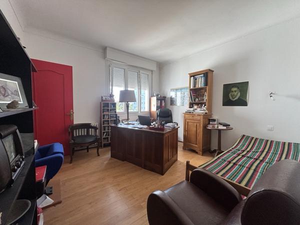 MAISON 5 CHAMBRES AVEC LOGEMENT INDÉPENDANT CENTRE VILLE AVEC GRAND JARDIN