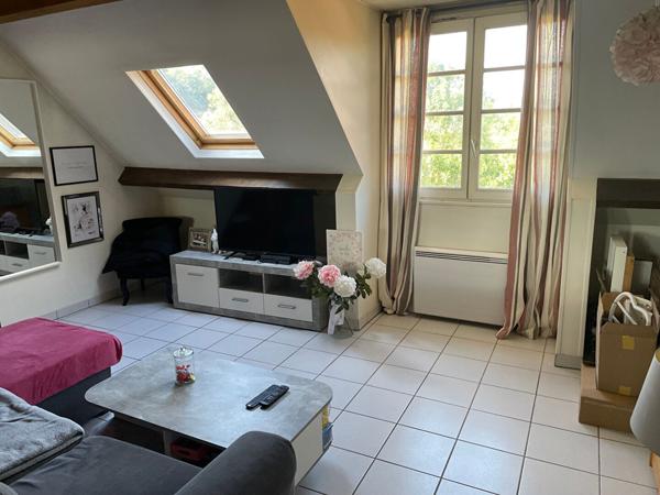 Immeuble Epernon 3 F2 avec parking pour investissement locatif.