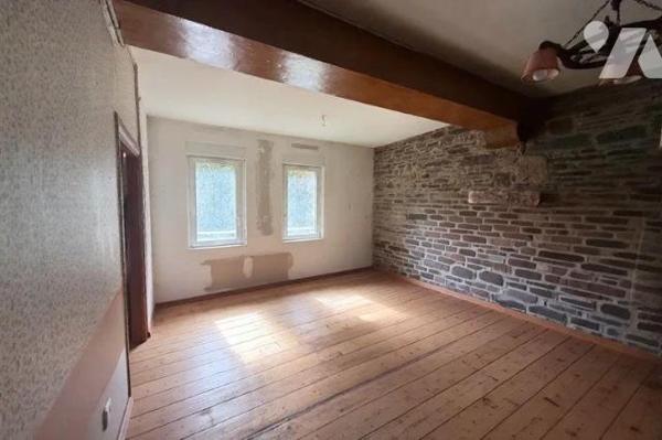 A VENDRE, CENTRE VILLE DE MORLAIX
Appartement de  type T1 se composant: entrée, salle d'eau av...