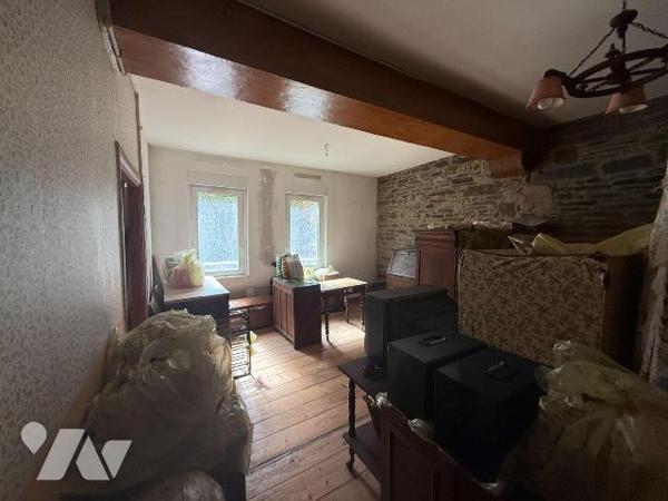 A VENDRE, CENTRE VILLE DE MORLAIX
Appartement de  type T1 se composant: entrée, salle d'eau av...