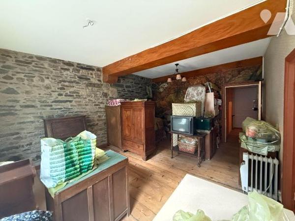 A VENDRE, CENTRE VILLE DE MORLAIX
Appartement de  type T1 se composant: entrée, salle d'eau av...
