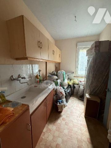 A VENDRE, CENTRE VILLE DE MORLAIX
Appartement de  type T1 se composant: entrée, salle d'eau av...