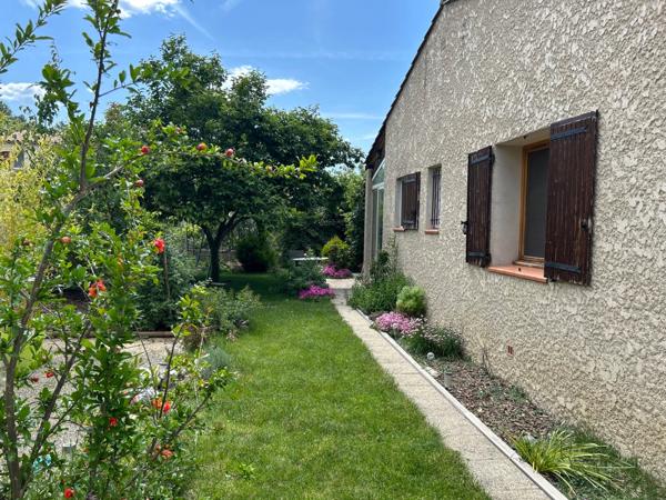 Maison familiale de 98 m² avec jardin, garage et carport à Digne-les-Bains