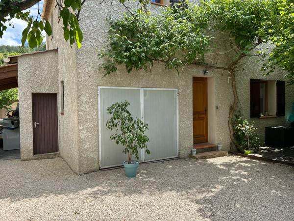 Maison familiale de 98 m² avec jardin, garage et carport à Digne-les-Bains
