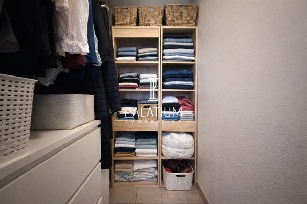 Appartement deux pièces avec balcon, ascenseur et place parking sécurisée