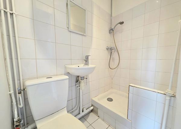 Studio sur cour pavé - rue Oberkampf