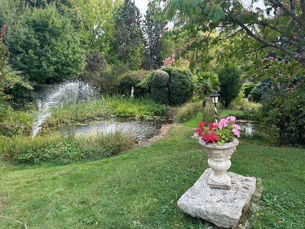 Pavillon avec parc arboré unique à Remalard en Perche 5 pièce(s) 100 m2