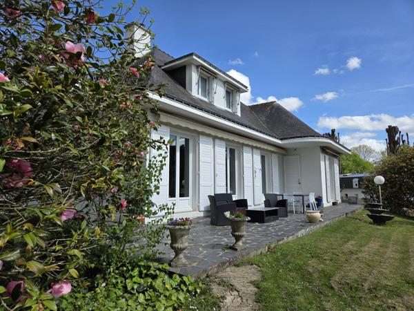 A VENDRE Elégante maison familiale proche centre ville et canal PONTIVY (56)
