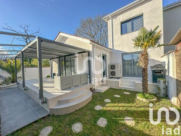 Maison 6 pièces de 130 m² à Blanquefort (33290)
