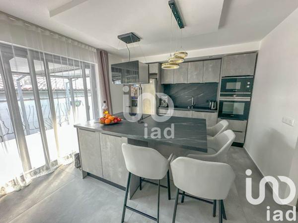 Maison 6 pièces de 130 m² à Blanquefort (33290)