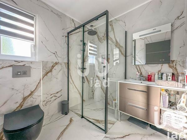 Maison 6 pièces de 130 m² à Blanquefort (33290)