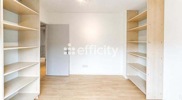 Maison
         5 pièces
        - 95 m² Exclusivité 549 000 € *