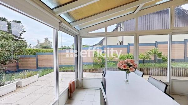 Maison
         5 pièces
        - 95 m² Exclusivité 549 000 € *