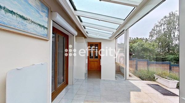 Maison
         5 pièces
        - 95 m² Exclusivité 549 000 € *