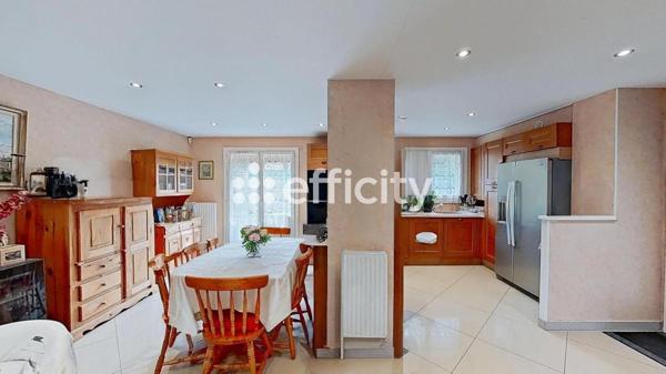 Maison
         5 pièces
        - 95 m² Exclusivité 549 000 € *