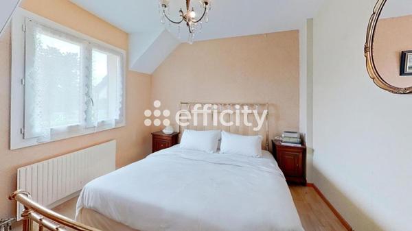 Maison
         5 pièces
        - 95 m² Exclusivité 549 000 € *